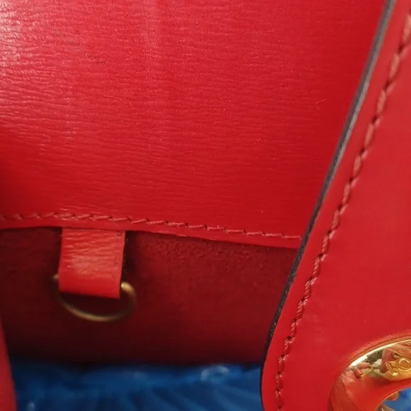 Louis Vuitton Cluny Red Epi Leather Shoulder Bag - Picture 10 of 16